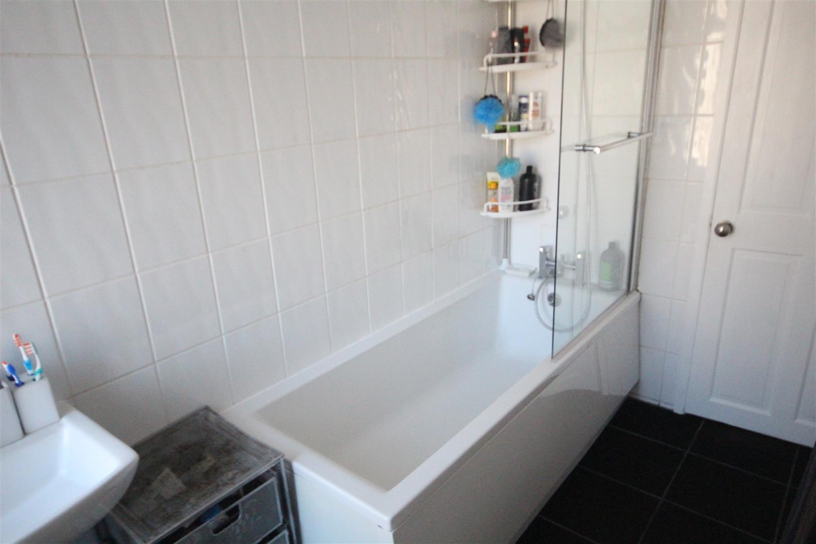 3 bedroom mid terrace house SSTC in Earby - IMG_9515.jpg
